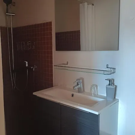 Ty-bougnat Apartamento